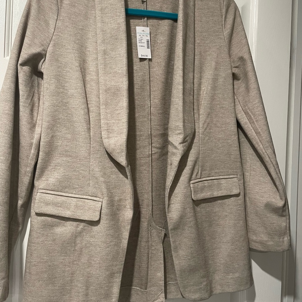 Women’s beige XS blazer